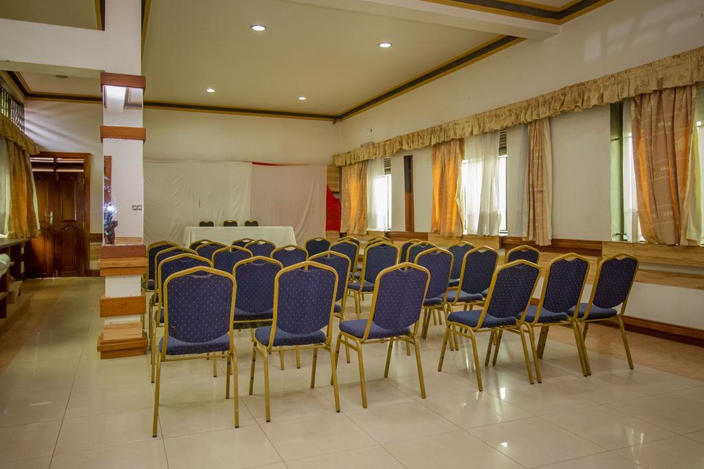 Grand Holiday International Hotel Mbarara Buitenkant foto